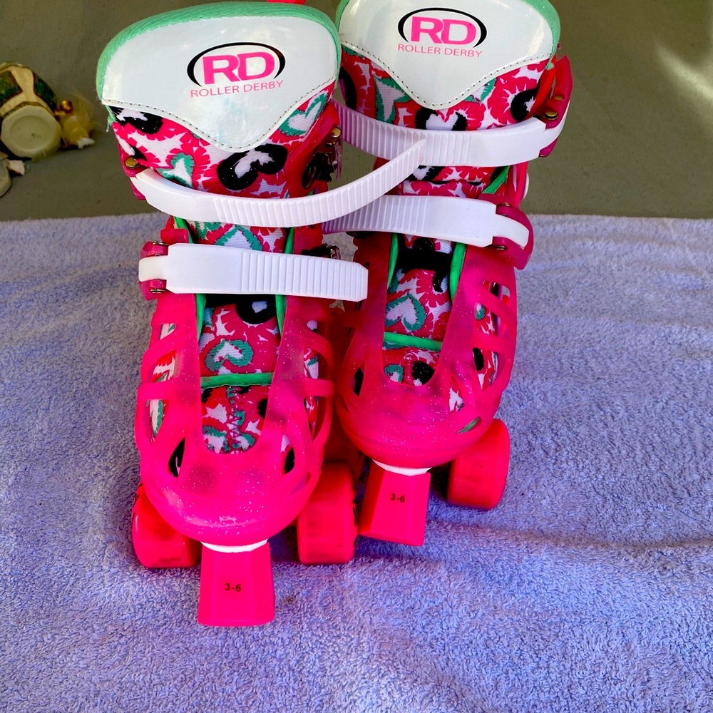 RD Roller Derby ROLLER SKATES